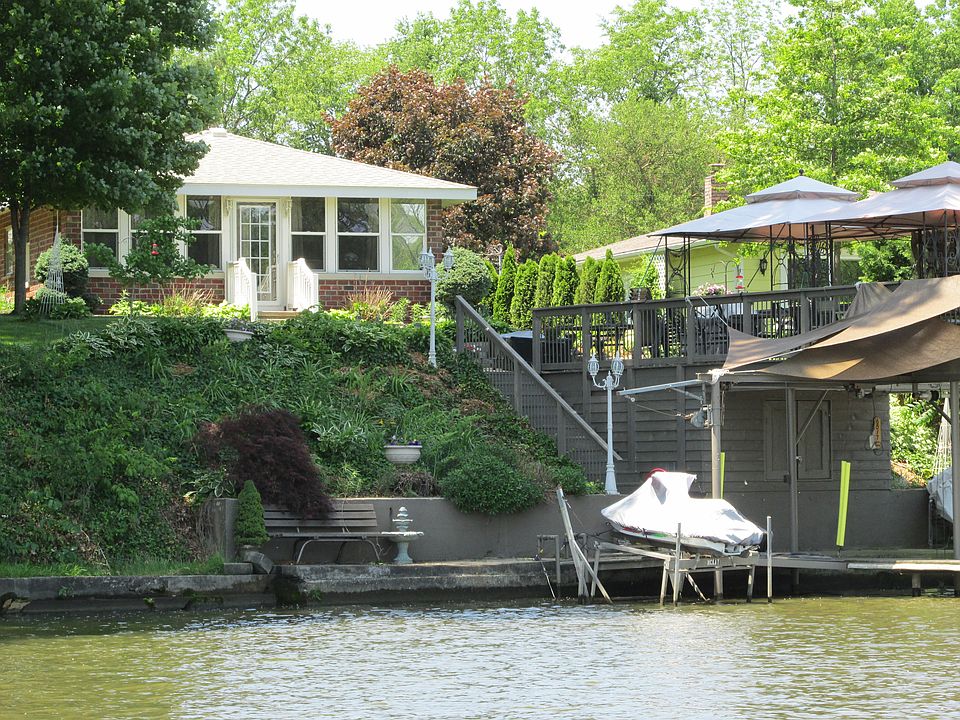 2nd image of 68 N Skaggs Ct