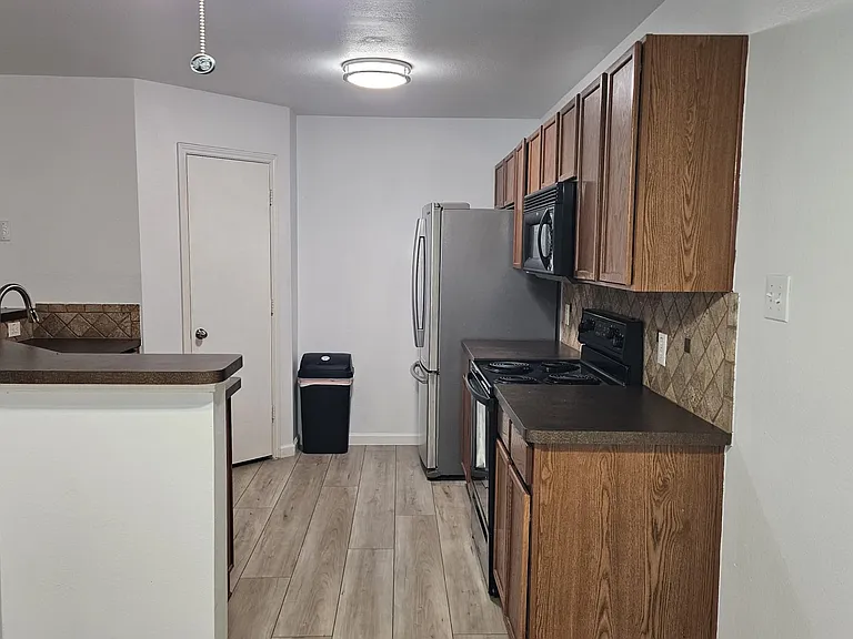 9608 George Washington Dr — Photo 18