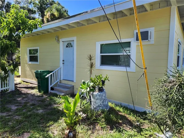 1087 Dusty Ln, Moore Haven, FL 33471