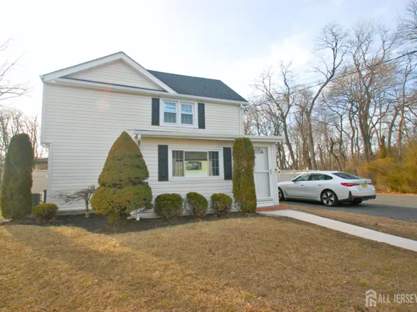 1756 Union Ave, Hazlet, NJ 07730