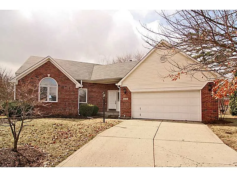 6338 N Meadow Cir photo 1