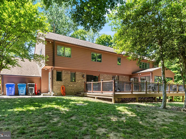 8150 Plowden Dr — Photo 71
