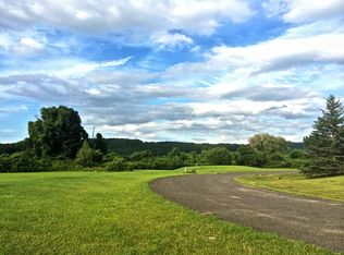 7 Cornwall Dr, Great Barrington, MA 01230