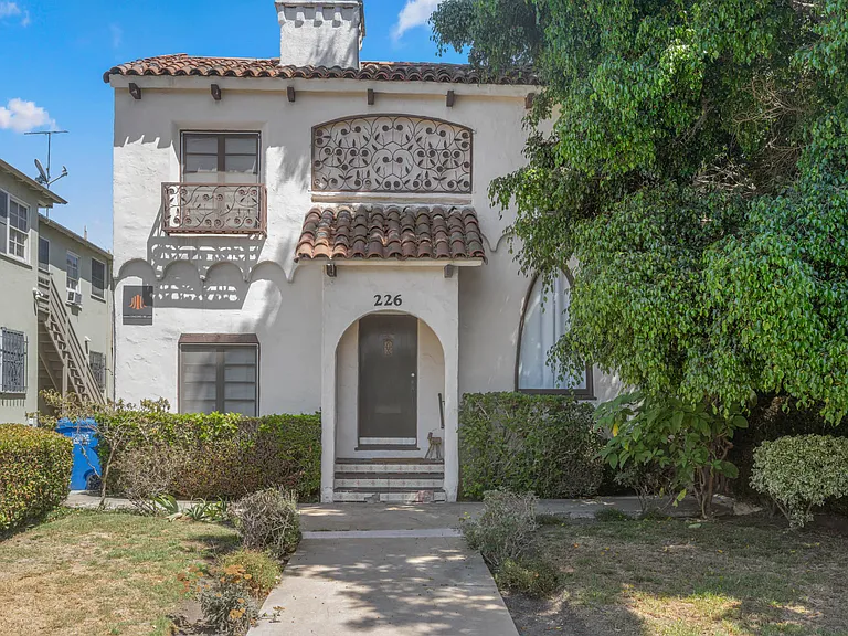 226 S Fuller Ave — Photo 18