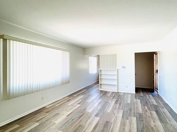 3rd image of 2938-2948 Lexington Dr #2944