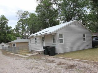 730 S 3rd St, Glenrock, WY 82637