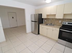 1828 NW 19th St, Miami, FL