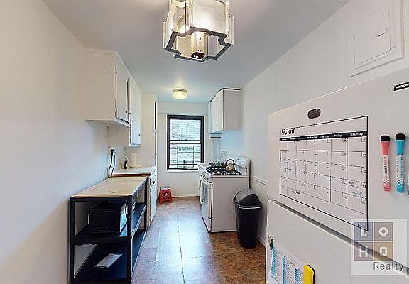 5th image of 266 East Broadway APT B-606