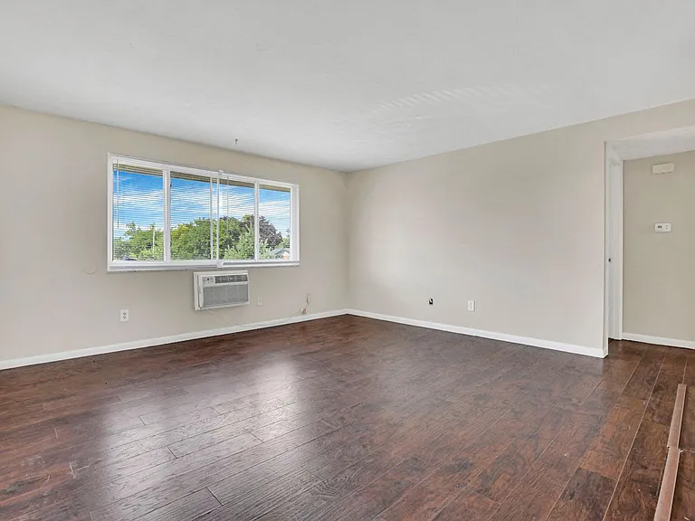 861 Kingsford Rd — Photo 9