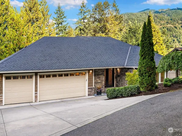 1535 Hillside Drive SE, Issaquah, WA 98027