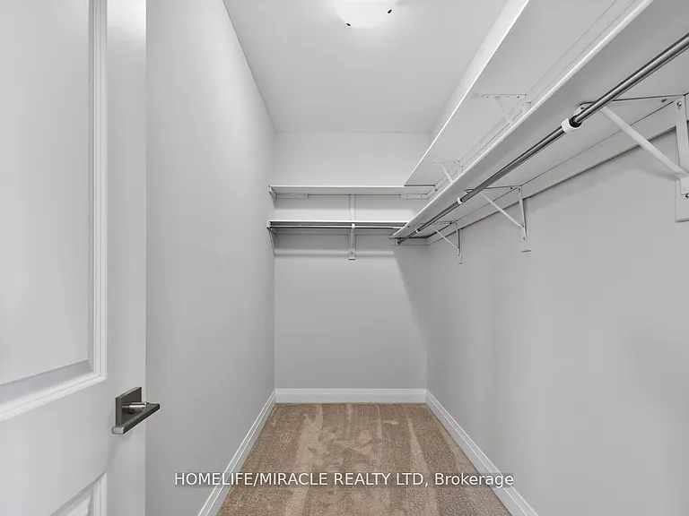 1032 Edinburgh Dr — Photo 29