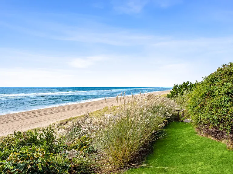 380 Old Montauk Hwy — Photo 16