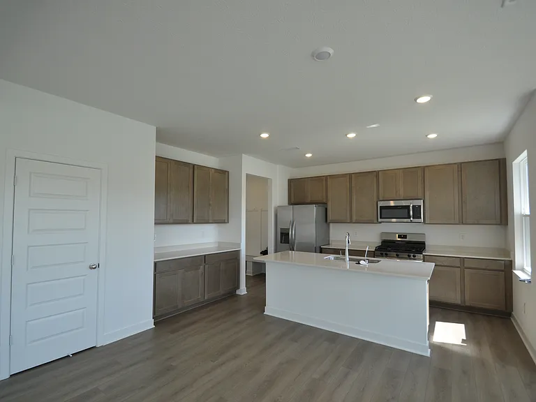 8578 Georgina St — Photo 5