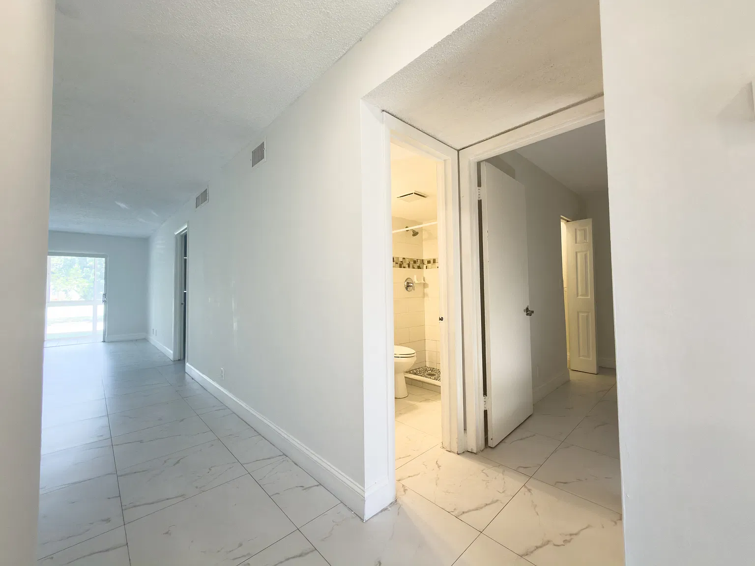 2 bed, 960 sqft, $1,750 — Photo 4