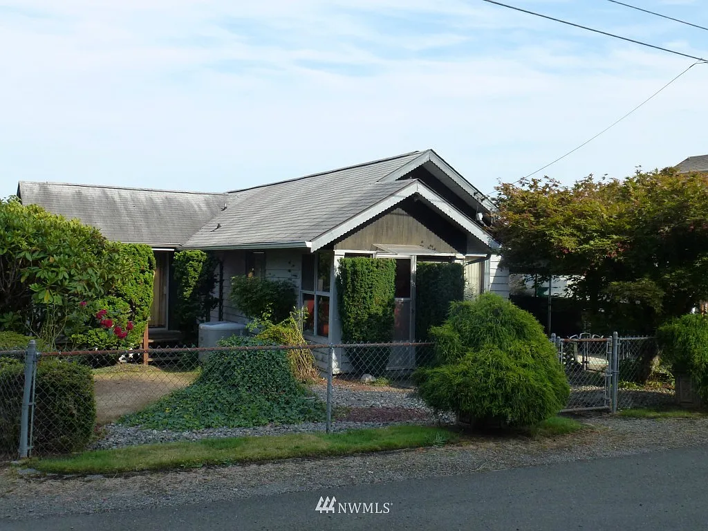 1508 N E Street photo 1