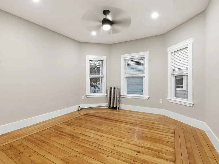 43 Lonsdale St #2 — Photo 9