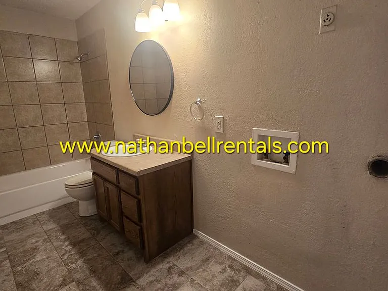 1665-1679 Ballard Dr — Photo 6