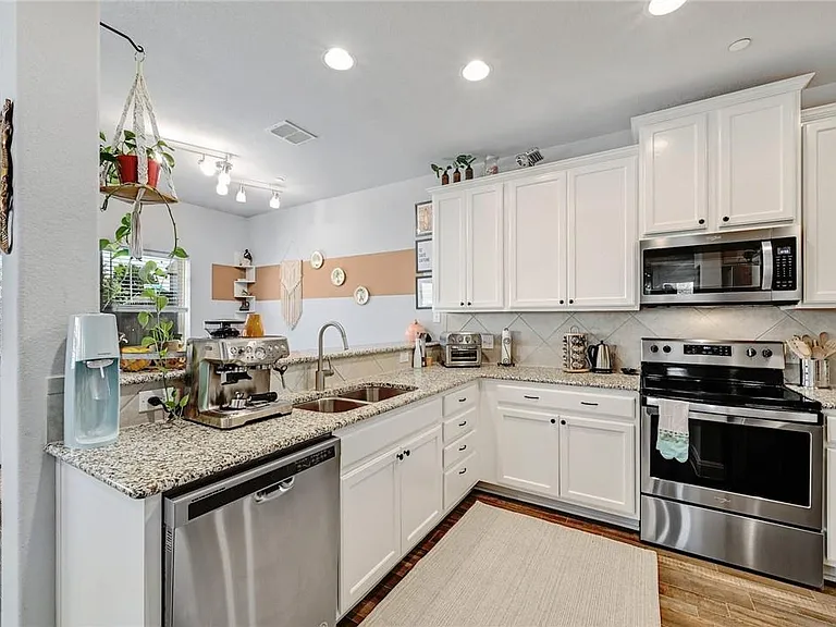 12813 Leatherback Ln — Photo 5