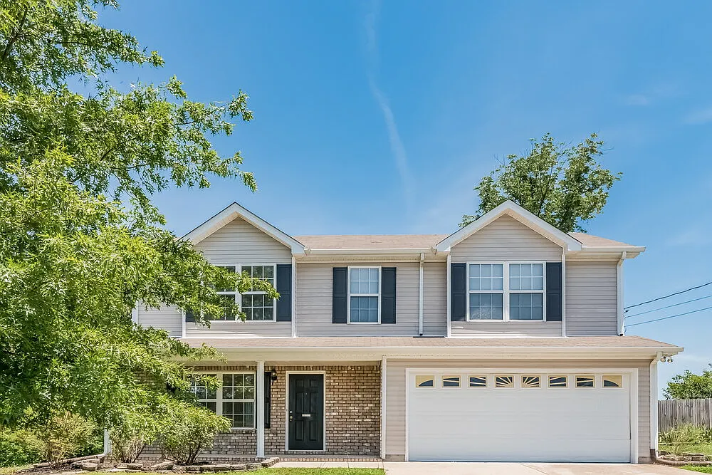 3 bed, 2.5 bath, 1455 sqft, $2,105 — Photo 1
