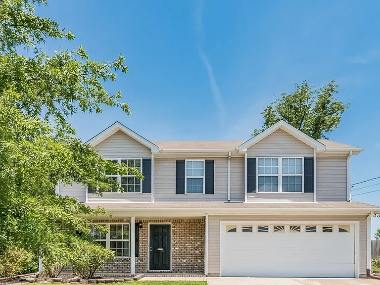 500 Loyce Ct — Photo 1