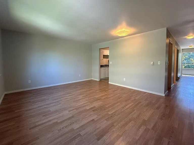 1617 E Jefferson St — Photo 11