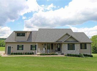 164 Daybreak Dr, Chester, WV 26034