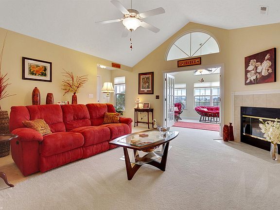 5th image of 140 Revolution Cir #140