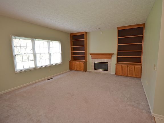 4th image of 10361 Foxwood Dr W
