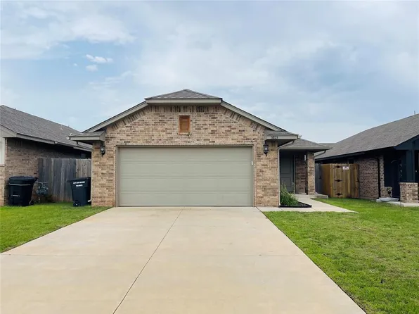 3813 Central Park Dr, Moore, OK 73160