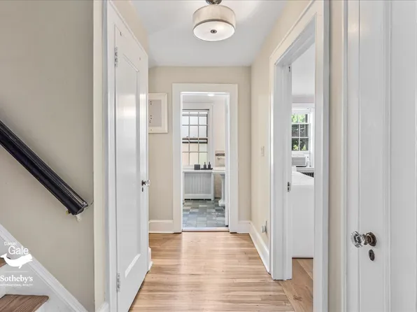 116-33 Union Turnpike image 16 of 40