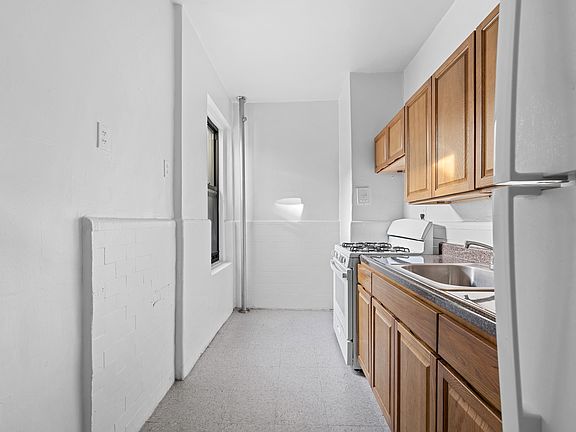 3rd image of 3816 Review Pl APT 6E