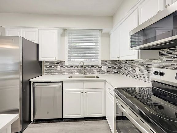 2nd image of 524 Cathy Jo Cir