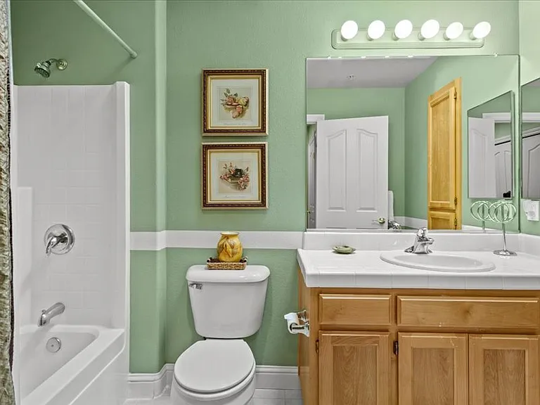 966 McClelland Dr — Photo 23