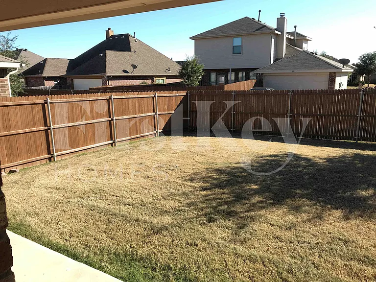1218 Jewell Ln — Photo 17