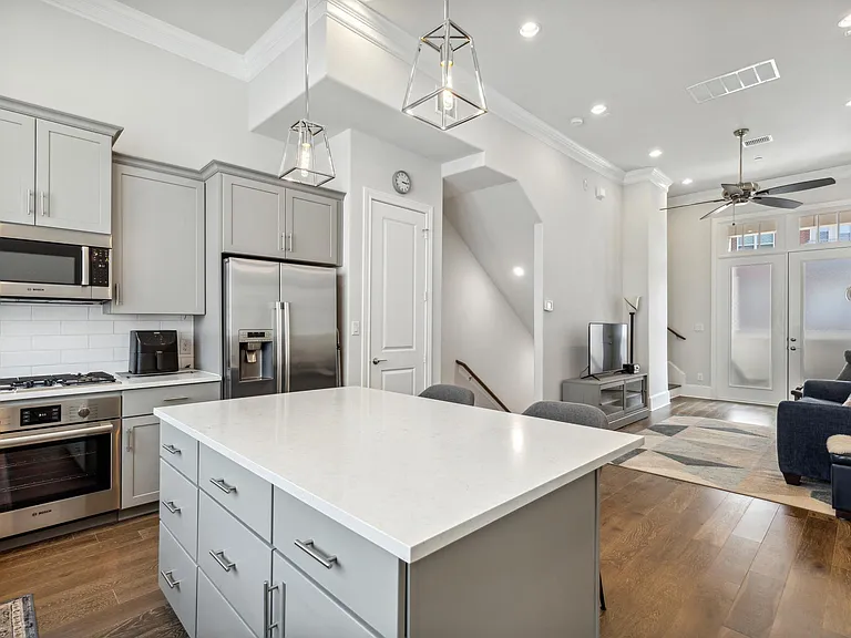 626 Dalton Ln — Photo 13