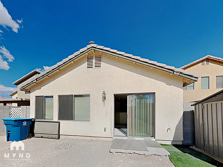 6375 Strongbow Dr — Photo 27