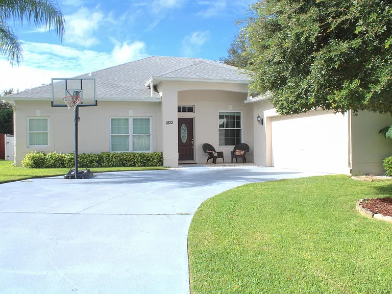 1822 Precious Cir — Photo 1