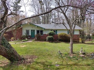 111 Castleton Ln, Hendersonville, NC 28791