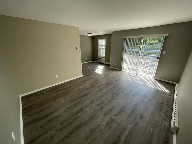 390 Minor St #8 — Photo 1