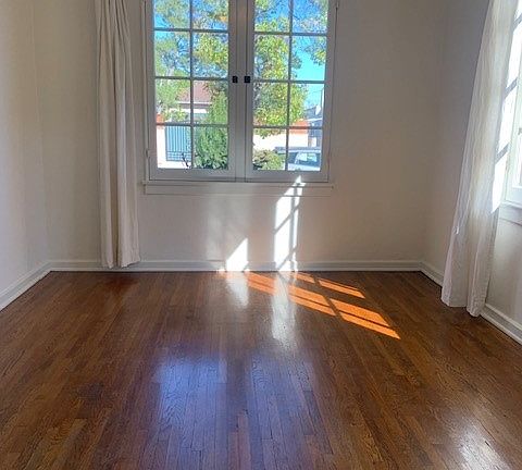 5th image of 1451 N Oxford Ave