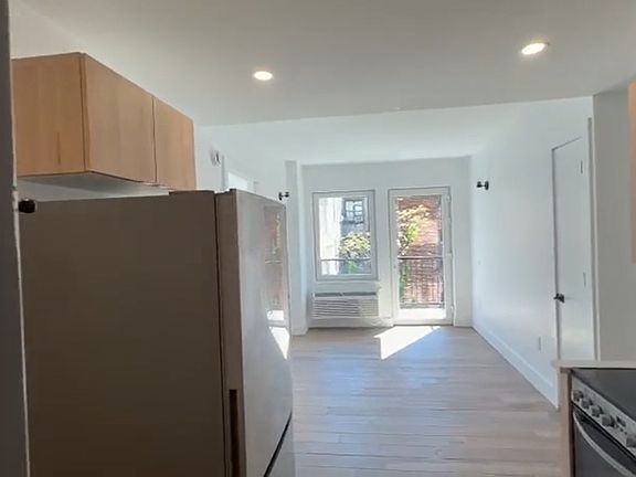 2nd image of 355 E 194th St #8A