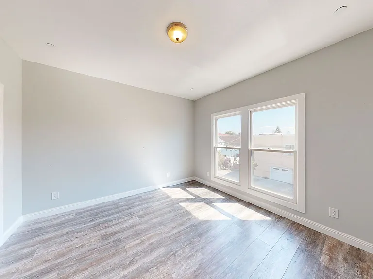 1411-1413 Peralta St — Photo 14