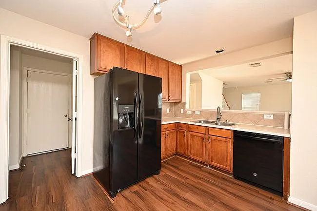 9403 Coatsworth Dr — Photo 3