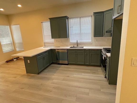 4th image of 6908 Sandy Souza Way
