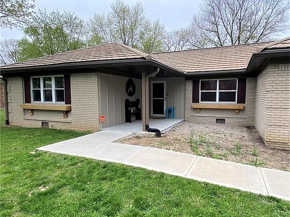 3rd image of 8063 Wallingwood Dr