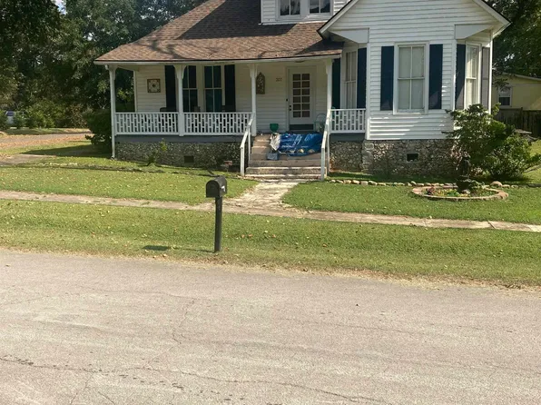 307 College St, Stevenson, AL 35772