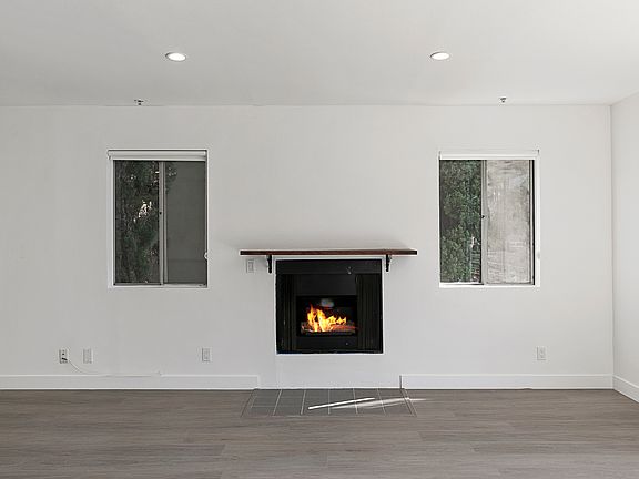 2nd image of 1616 Brockton Ave #103
