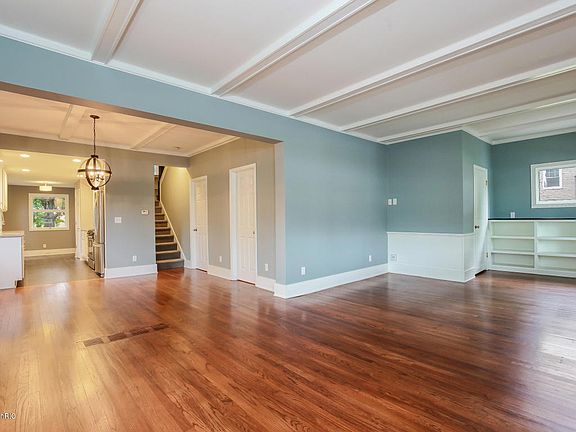 5th image of 609 Lovett Ave SE