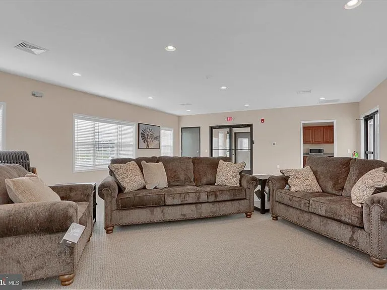 519 Byler Cir #1 — Photo 37