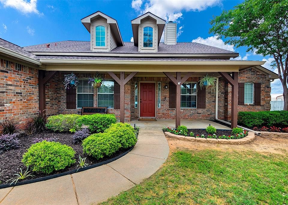1st image of 111 Faircrest Dr
